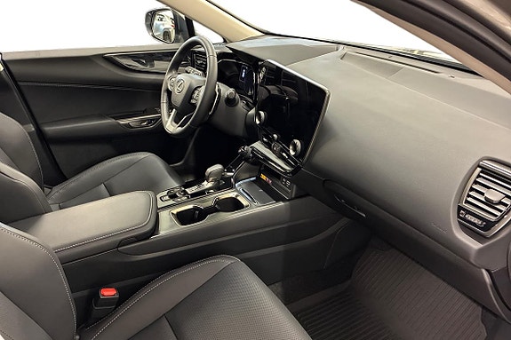 Lexus NX450h+ 10 of 21