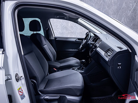 Volkswagen Tiguan 15 of 27