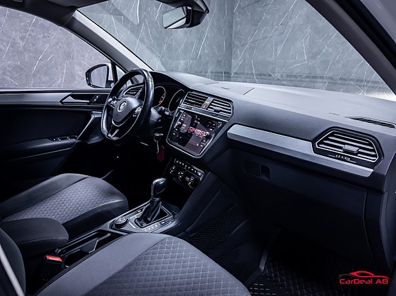 Volkswagen Tiguan 14 of 27