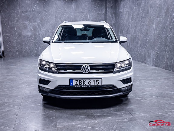 Volkswagen Tiguan 2 of 27