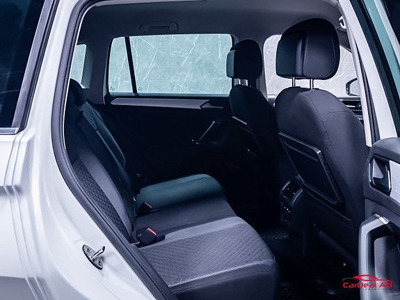 Volkswagen Tiguan 16 of 27