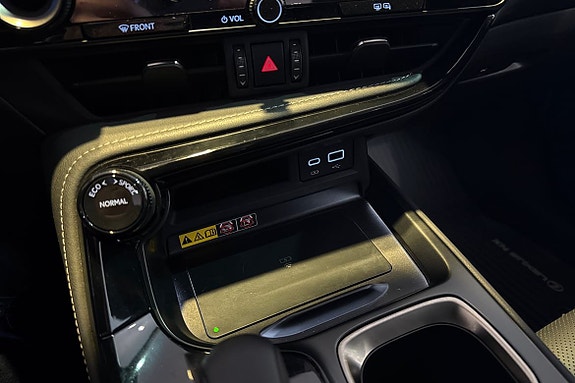 Lexus NX450h+ 19 of 27