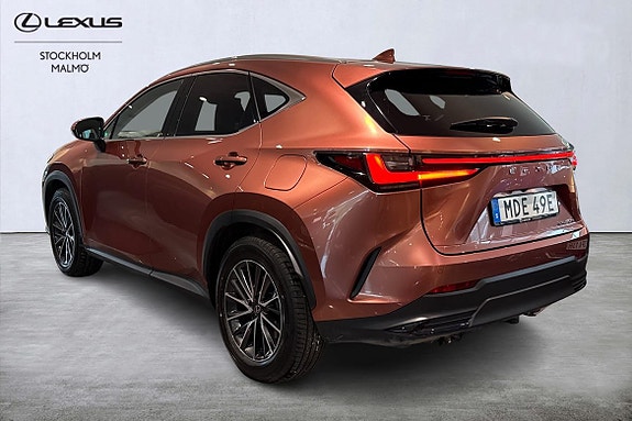 Lexus NX450h+ 2 of 27