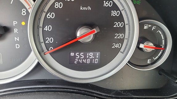 Subaru Legacy 4 of 5