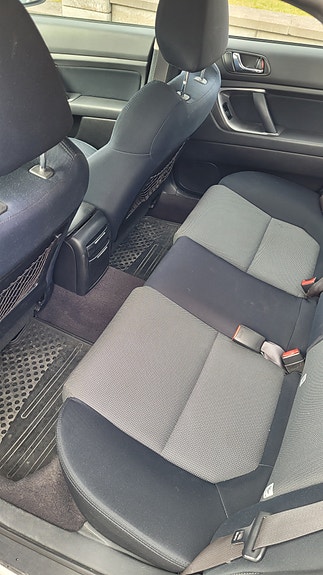 Subaru Legacy 8 of 11