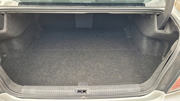 Subaru Legacy 9 of 11