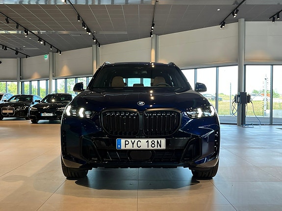 BMW X5 2 of 5