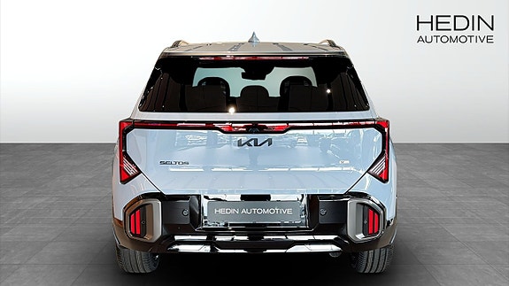 Kia Seltos 7 of 13