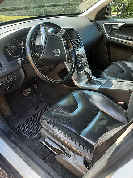 Volvo XC60 3 of 3