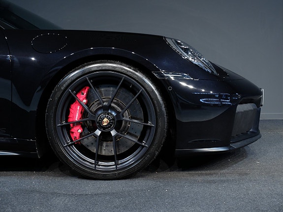 Porsche 911 4 of 5