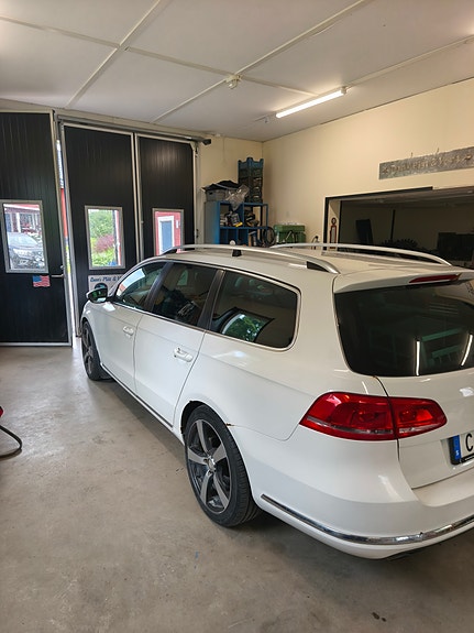 Volkswagen Passat 4 of 12