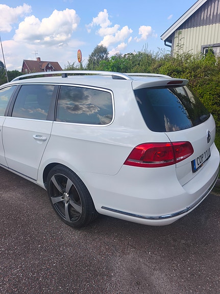 Volkswagen Passat 10 of 12