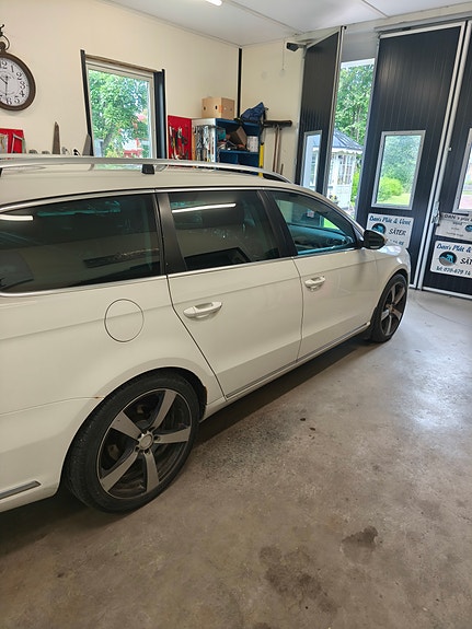 Volkswagen Passat 3 of 12