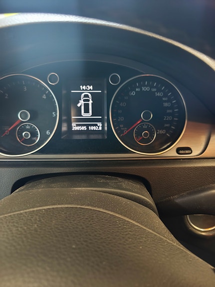 Volkswagen Passat 7 of 12