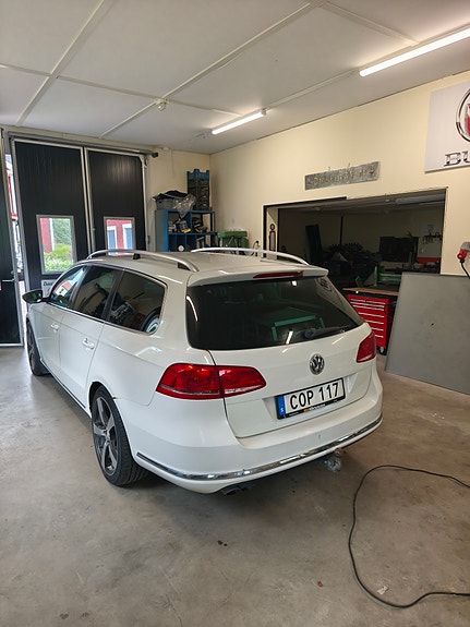 Volkswagen Passat 5 of 12