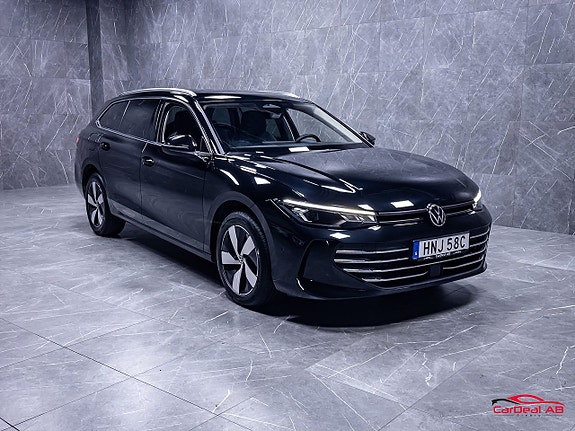 Volkswagen Passat 9 of 30