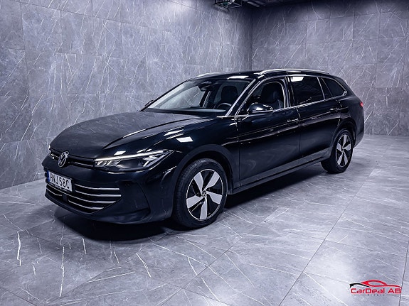 Volkswagen Passat 3 of 30