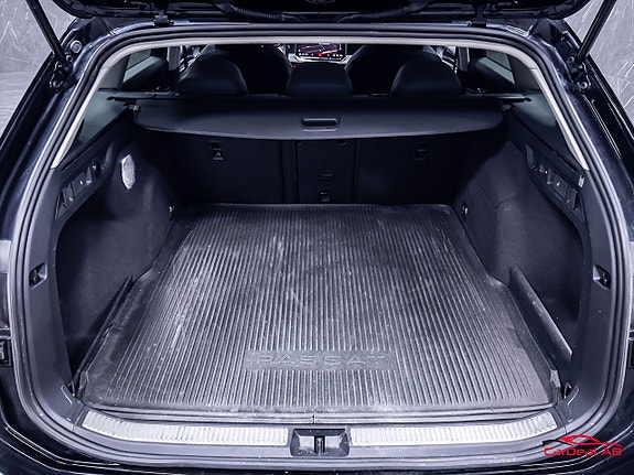 Volkswagen Passat 17 of 30