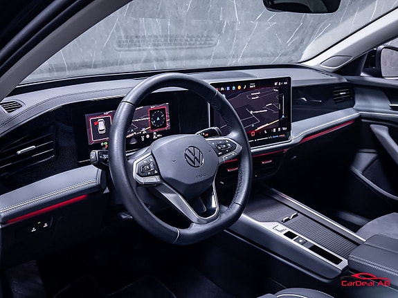 Volkswagen Passat 12 of 30
