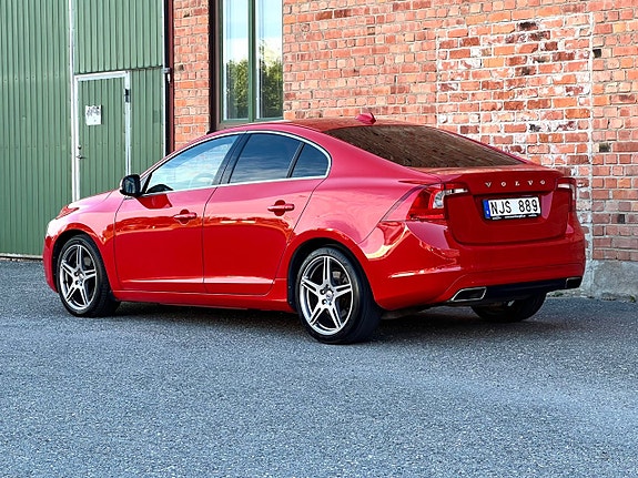 Volvo S60 4 of 5