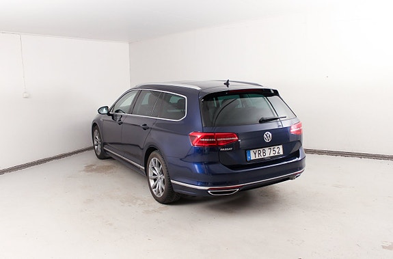 Volkswagen Passat 7 of 23