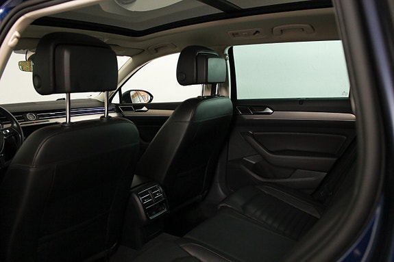 Volkswagen Passat 19 of 23