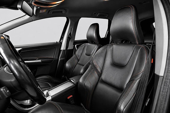 Volvo XC60 8 of 15