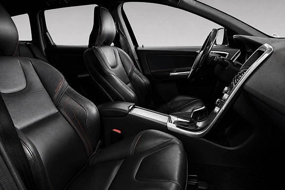 Volvo XC60 11 of 15