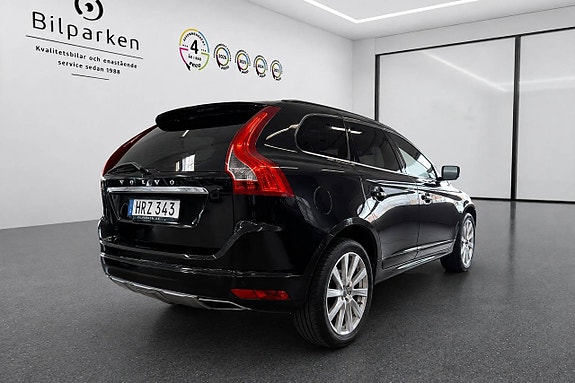Volvo XC60 2 of 15