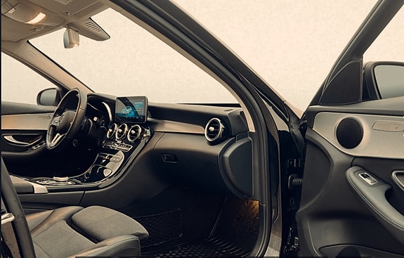Mercedes-Benz C200 6 of 11