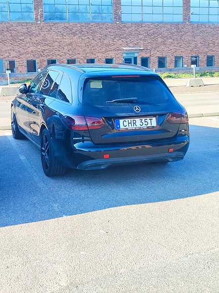 Mercedes-Benz C200 2 of 7