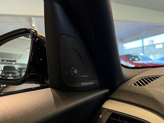 BMW M140i 19 of 28