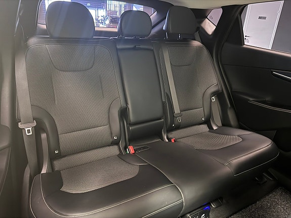 Kia EV6 8 of 21