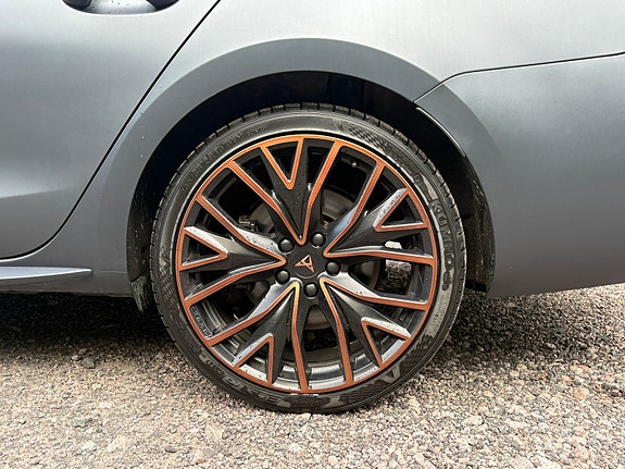 Cupra Leon 4 of 9