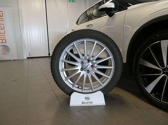 Polestar 2 2 of 5