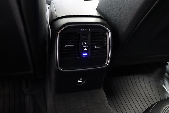 Porsche Macan S 16 of 22