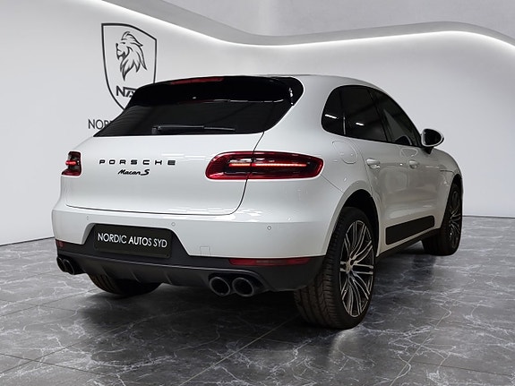 Porsche Macan S 5 of 5