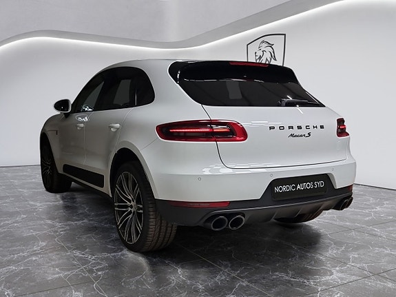 Porsche Macan S 3 of 5