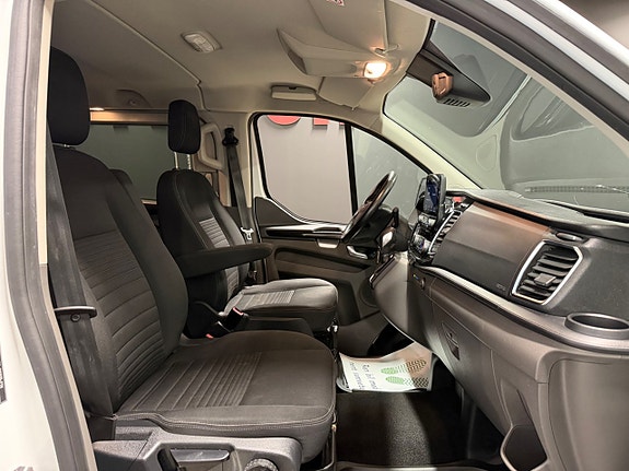Ford Transit Custom 12 of 19