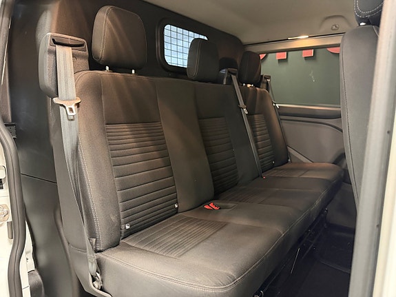Ford Transit Custom 11 of 19