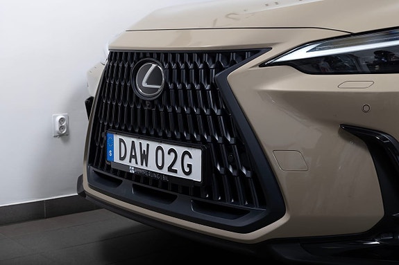Lexus NX450h+ 3 of 29