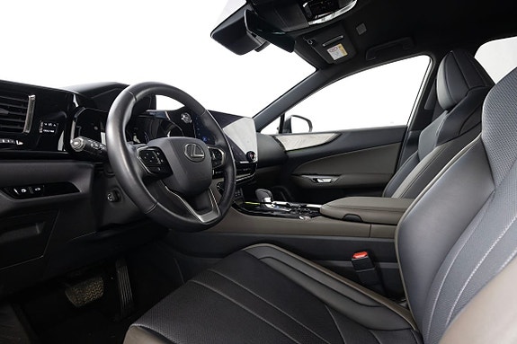 Lexus NX450h+ 16 of 29