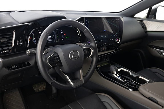Lexus NX450h+ 18 of 29