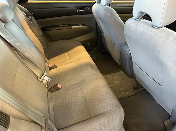 Toyota Prius 11 of 18