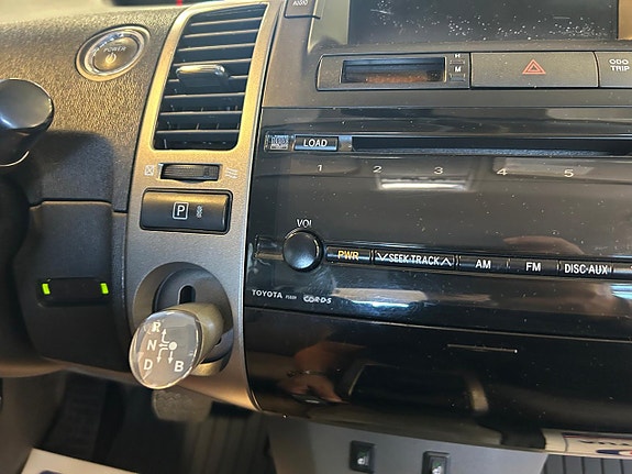 Toyota Prius 13 of 18