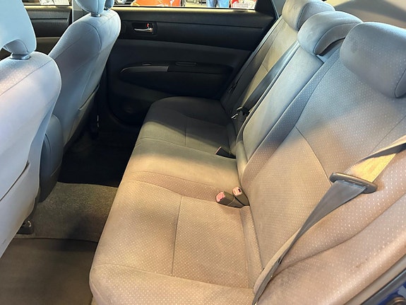 Toyota Prius 10 of 18