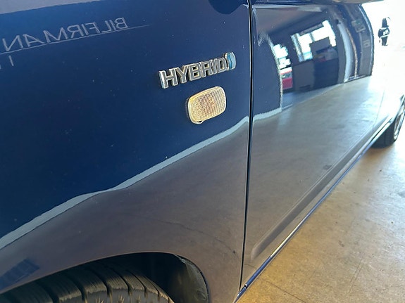 Toyota Prius 16 of 18