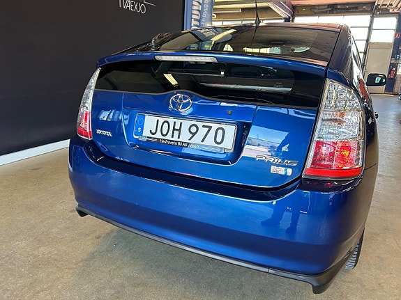 Toyota Prius 6 of 18