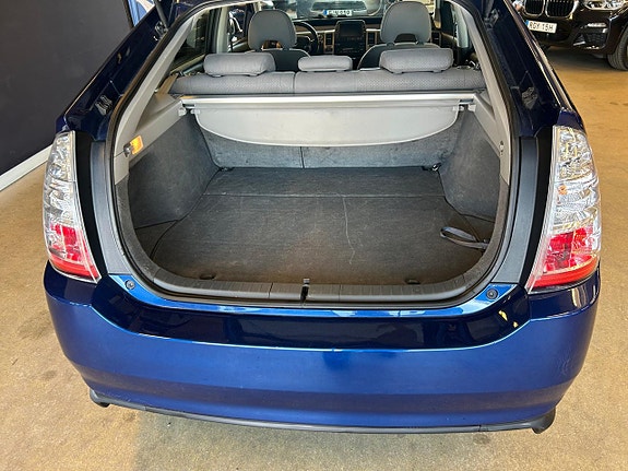 Toyota Prius 18 of 18