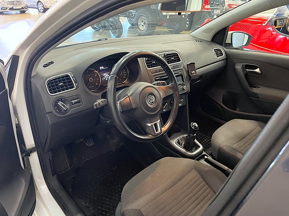 Volkswagen Polo 8 of 13